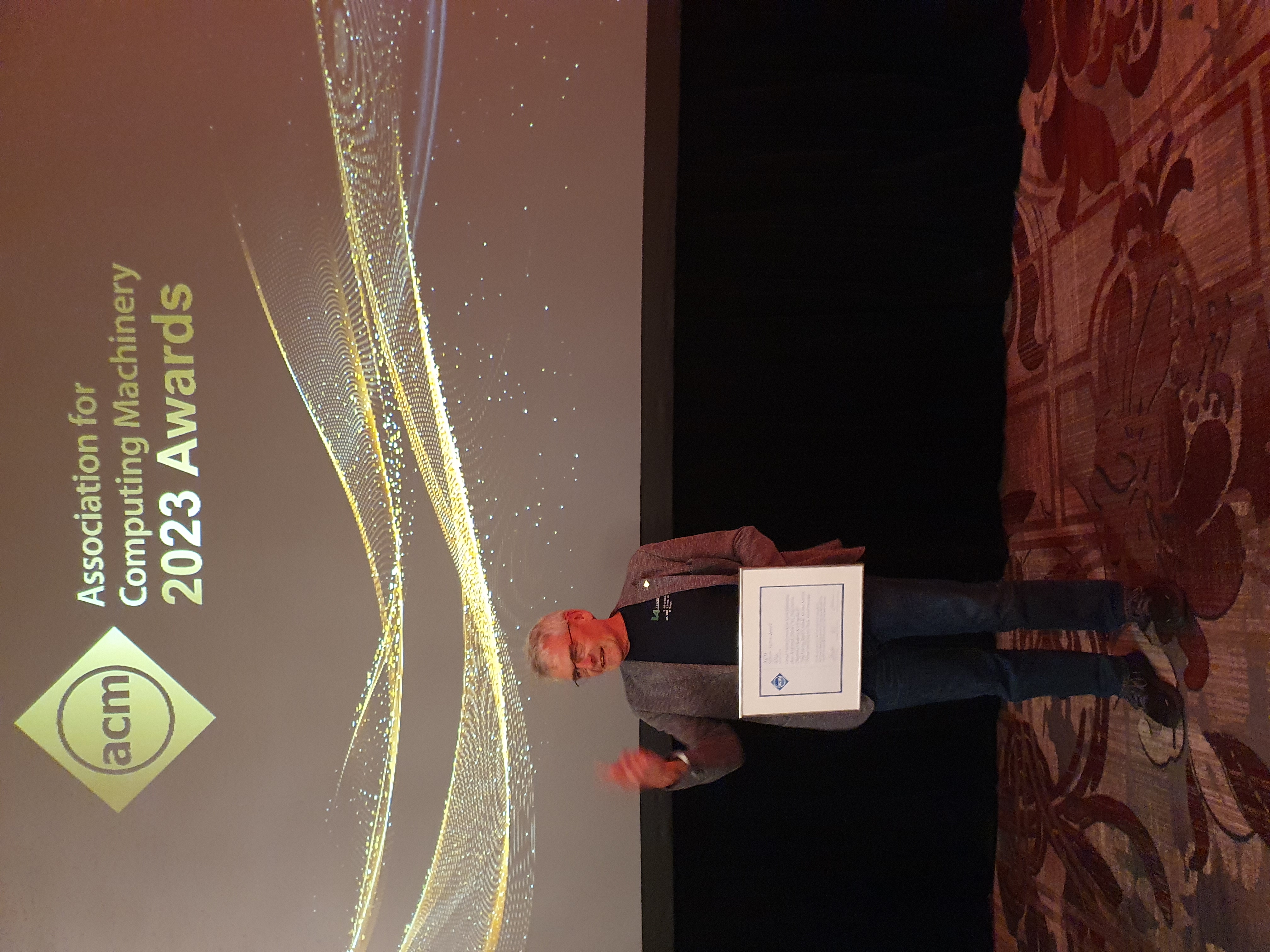 Gernot accepts the ACM SSA award
